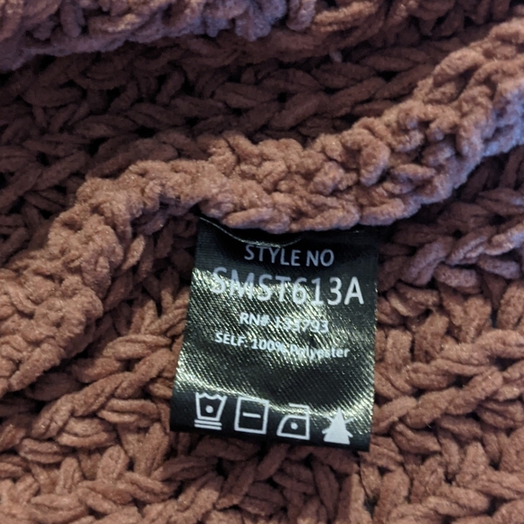 Women's Sweater - Picture 5 of 5